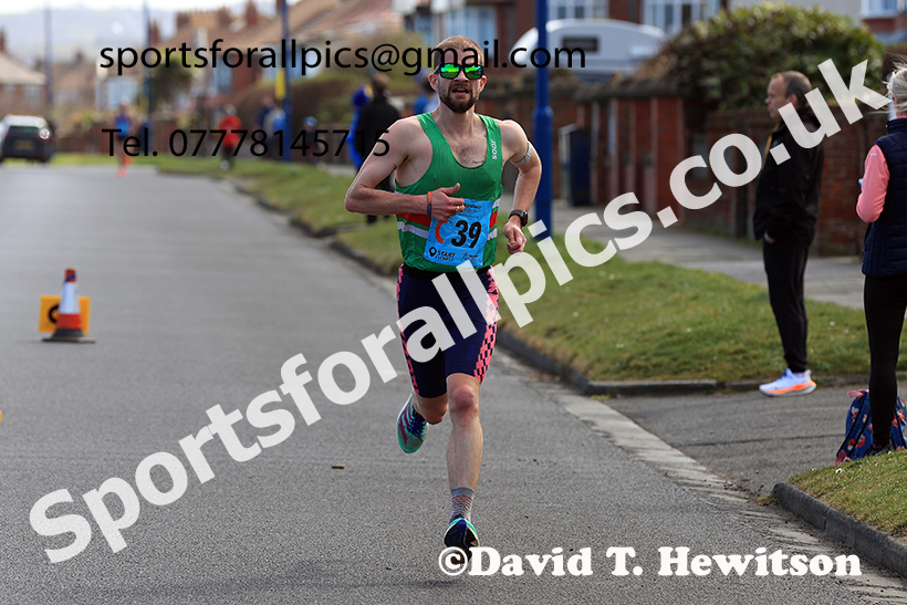 Senior mens Northern 12 Stage Road Relay, 2025 Northern 12 and 6 Stage Road Relays and Junior 5k, Redcar. Photo: David T. Hewitson/Sports for All Pics
